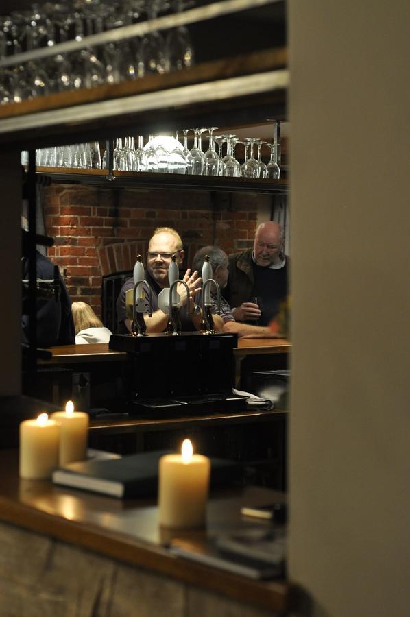 The Angel Inn 워민스터 외부 사진
